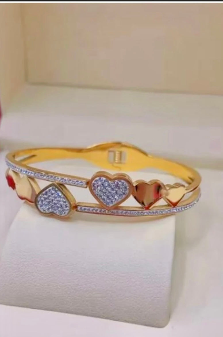 Heart bracelet