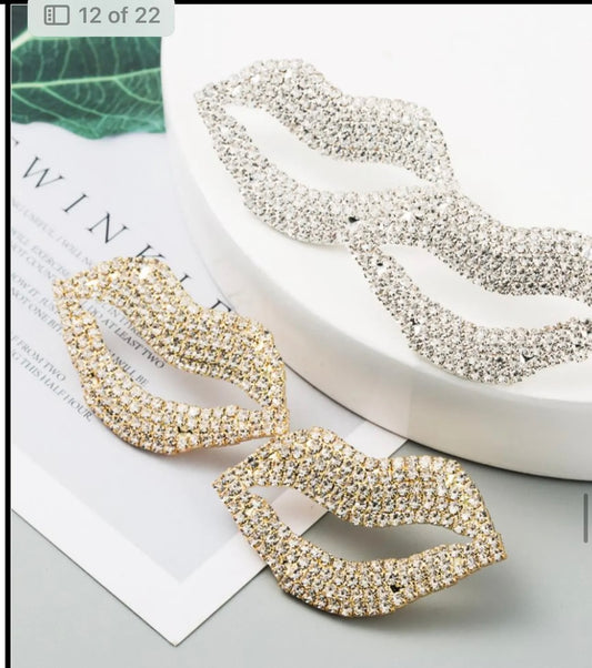 Lips earrings